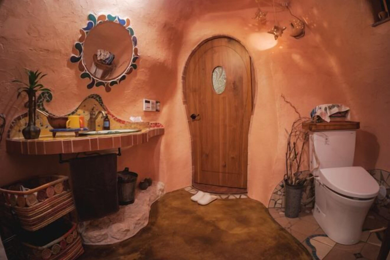 Bathroom, A journey of earth and sound Chion's house, Onna