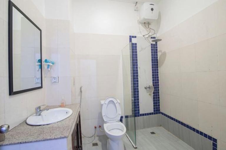 Bathroom 5, Pooltop Phnom Penh, Phnom Penh