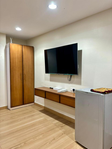 Others 4, Bait AL-Afiah Apartments, Sur