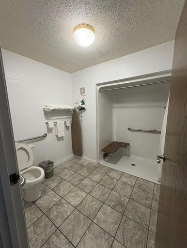 Bathroom 4, Simply Home Inn & Suites, Crawford