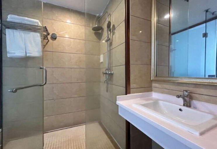 Bathroom 4, Bobai Lingli Hotel (Bobai Bus Terminal）, Yulin
