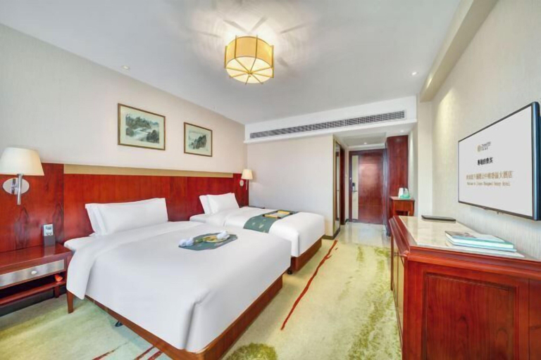 Bedroom 3, Zhongwei Sunny Hotel, Lishui