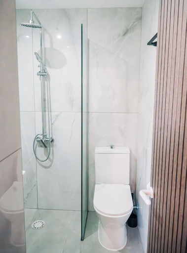 Bathroom, Napa Rocks Superiors