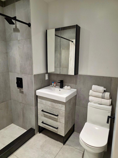 Bathroom 4, ROSE HOTEL BRONX, New York
