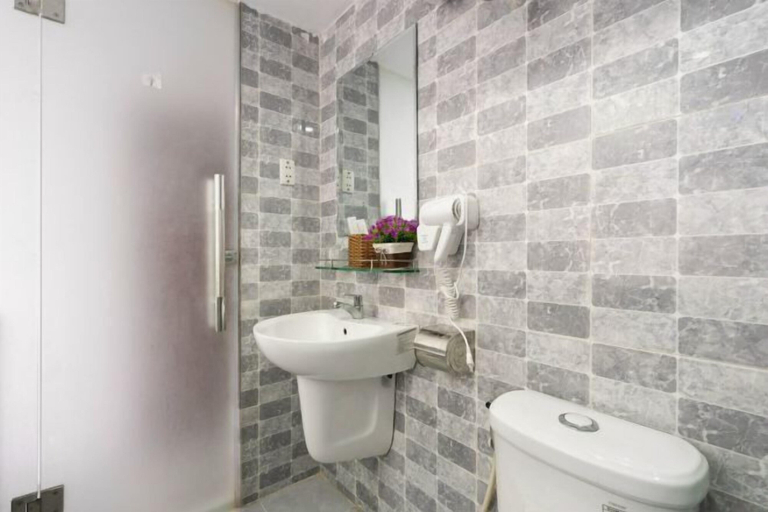 Bathroom, Planet Saigon Hotel , District 1