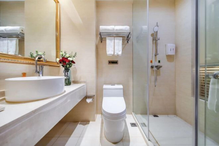 Bathroom 3, Vienna Hotel (Shanghai Hongmei South Road), Shanghai