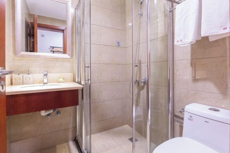 Bathroom 4, Yahve Academy Hotel, Dali Bai