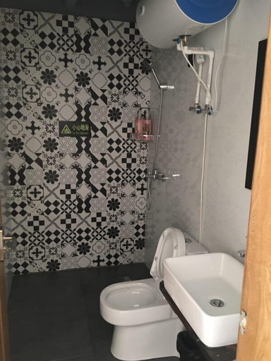 Bathroom 3, Dahai Zhizi Inn, Zhoushan
