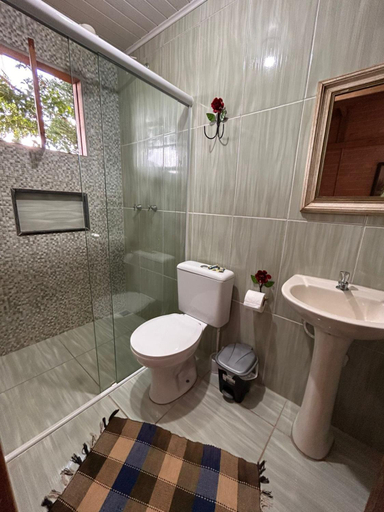 Bathroom, Pousada Chales Vida Verde, Bom Jardim de Minas