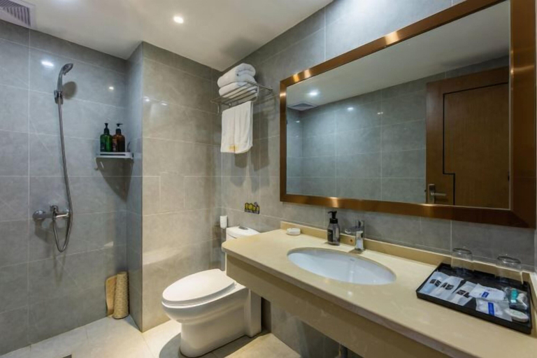 Bathroom, New Beacon Shennongjia Villa, Shennongjia