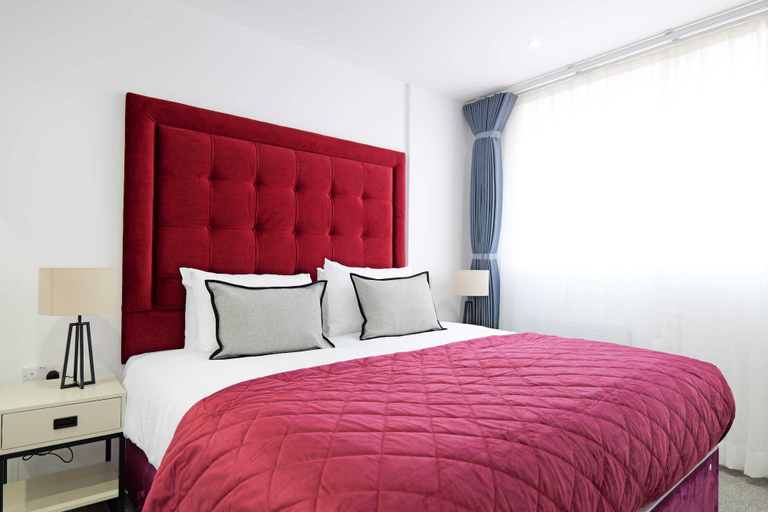 Room 3, The Wembley Velvet Retreat 2 Bed Flat, London
