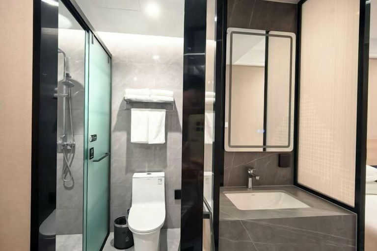 Bathroom 4, Jinjiang Inn (Beijing Anzhenli), Beijing