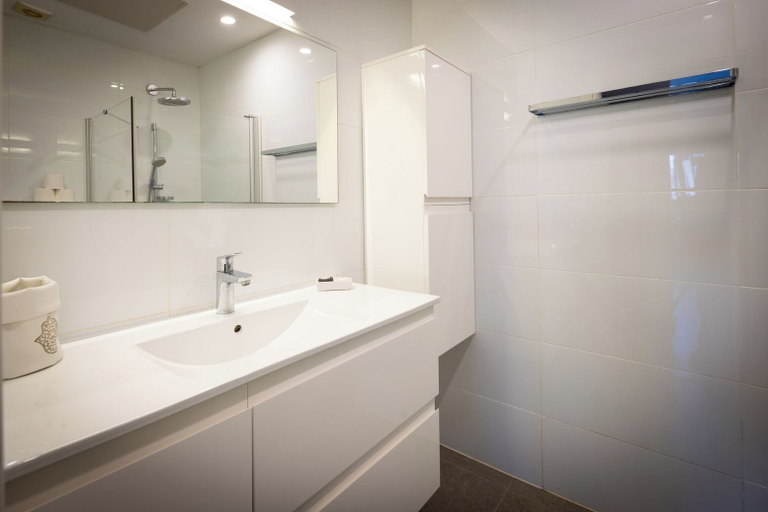 Bathroom 4, MAMAD - Chic and Comfort stay on Iconic