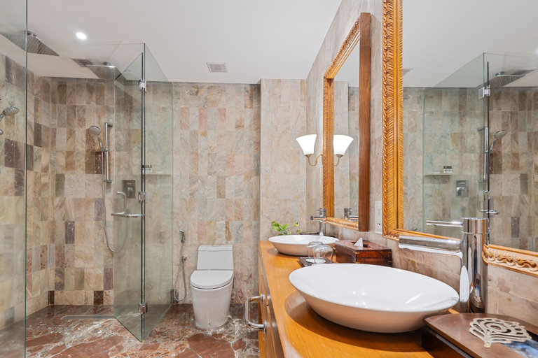 Bathroom 5, Hotel Yak & Yeti, Bagmati
