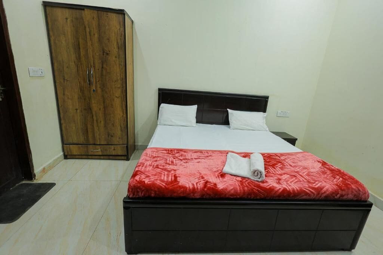 Room 1, Omji Ashram Vrindavan, Mathura