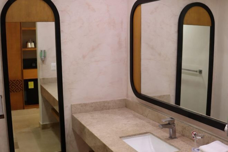 Bathroom 5, Viva Azteca by Wyndham, A Trademark Resort, Cozumel
