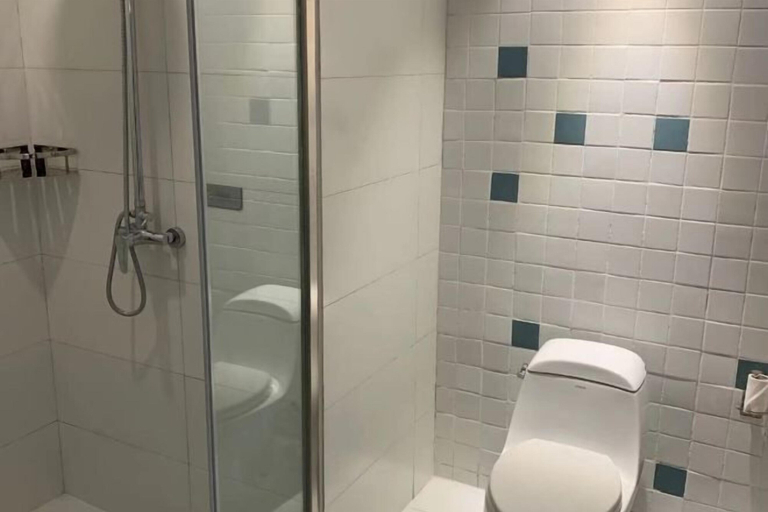 Bathroom 4, Magnotel (Wulian Jiefang Road), Rizhao