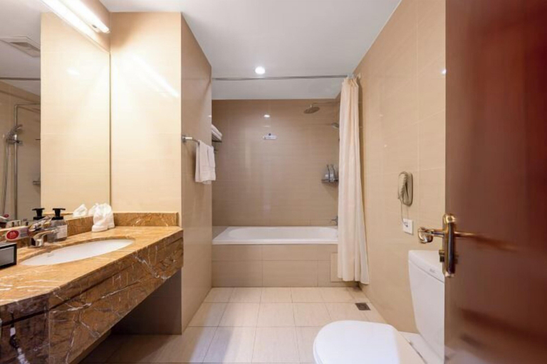 Bathroom 4, Yonggui Hotel, Bijie