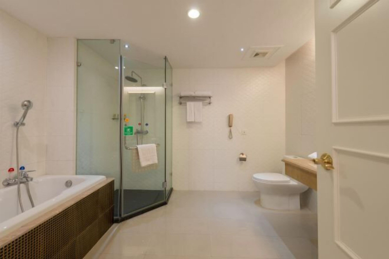 Bathroom 4, Gan Jiang Yuan International Hotel, Ganzhou