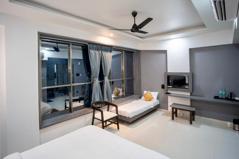 Bedroom 5, HOTEL OBERON, Solapur