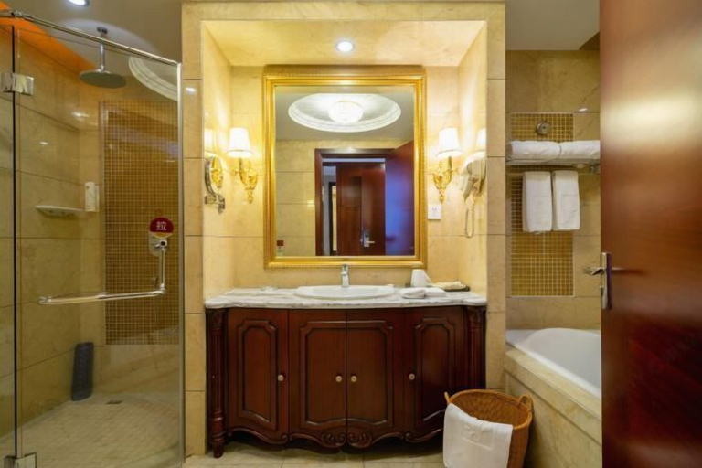 Bathroom 3, Xintian International Hotel, Xiangtan