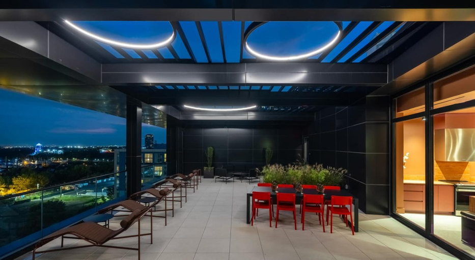 Food & Drinks, One Grove - Jersey City, Jersey City
