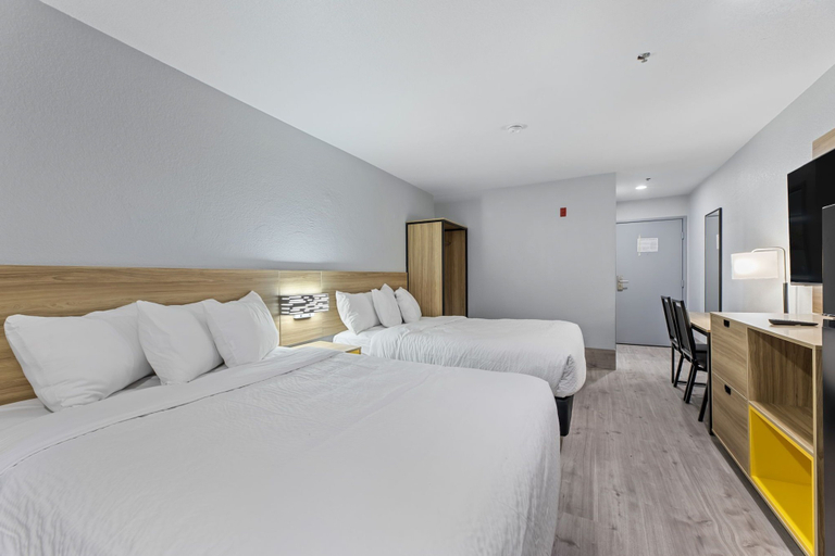 Bedroom 3, Days Inn by Wyndham San Antonio Downtown, Bexar