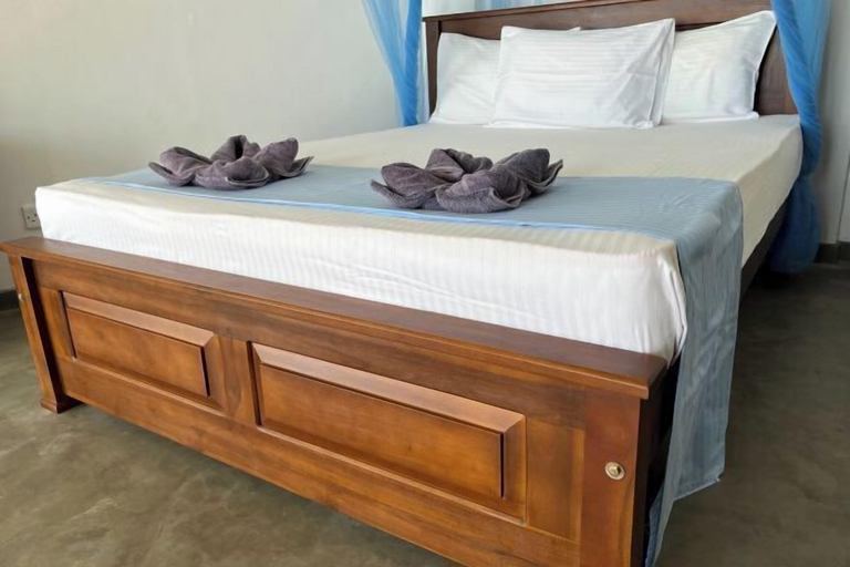 Bedroom 3, Pearl Island Beach Hotel, Hikkaduwa