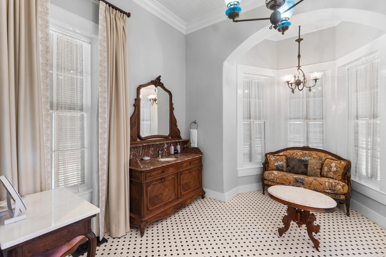 Bedroom, Blacksmith Quarters on Barons Creek, Gillespie