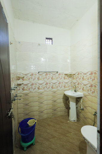 Bathroom 4, Omji Ashram Vrindavan, Mathura