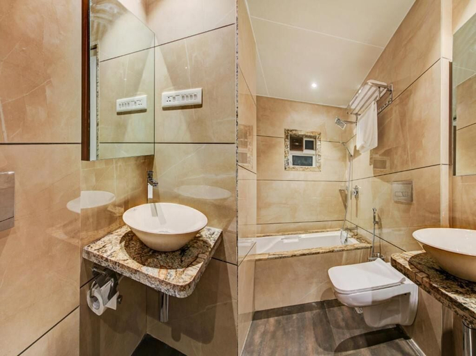 Bathroom 4, Hotel Aarush Inn, Thane