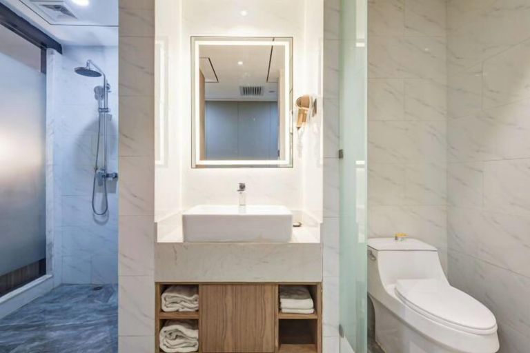 Bathroom 4, Jiuzhou International Hotel, Tongchuan
