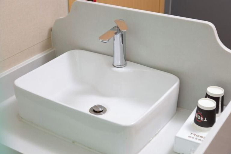 Bathroom 3, Chuangdian Jingzhixuan Hotel (Guangming Road), Bozhou