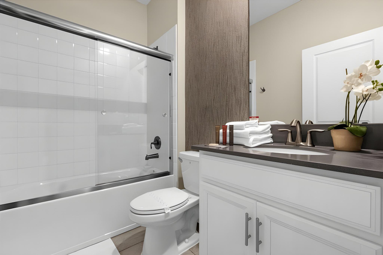 Bathroom 4, Bedrooms 5 Bathrooms Storey Lake 2809 BD, Osceola