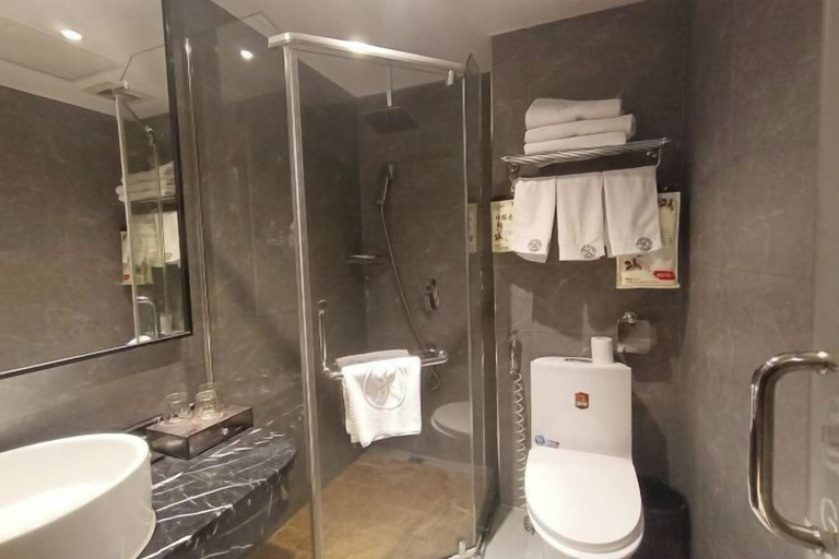 Bathroom 3, Guo Hao Hotel (Yiwu International Trade City), Jinhua