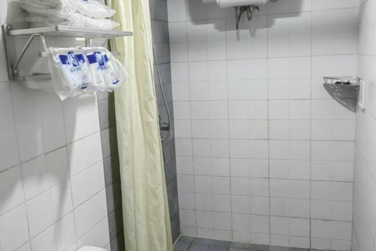 Bathroom 3, Bayun Hotel (Wuyuan Bus Station), Baynnur