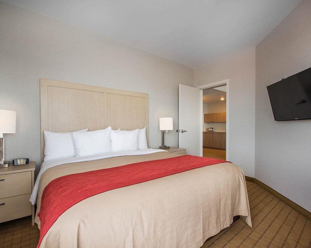 Bedroom 3, Comfort Inn & Suites, Comox-Strathcona