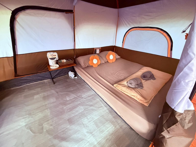 Bedroom 2, Amornkeeree Khao Sok Camping, Phanom