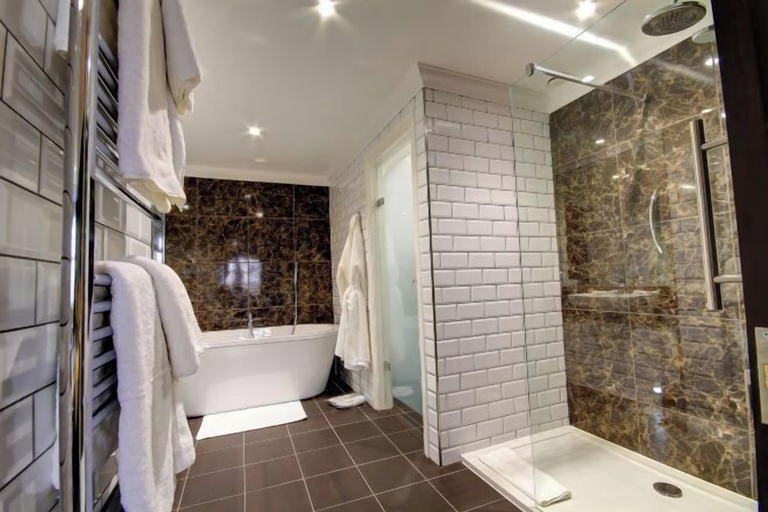 Bathroom 4, Cbh Ramside Hotel Golf Spa Durham, Durham