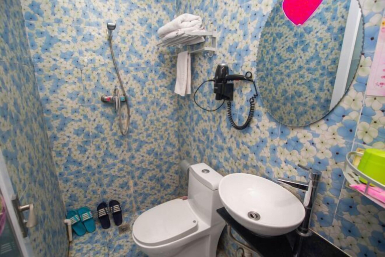 Bathroom 5, Aike 100 Theme Hotel (Qingdao Chongqing North Road Liuting Subway Station), Qingdao