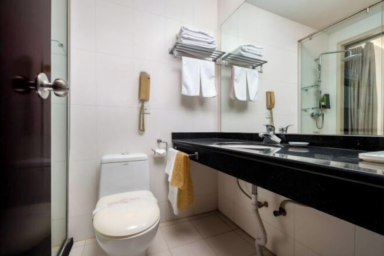 Bathroom 4, Handan Zhaowang Hotel, Handan