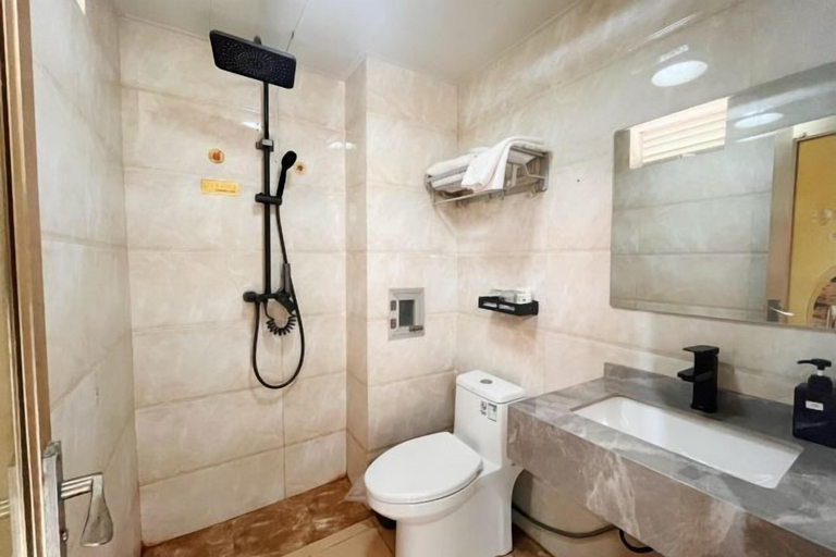 Bathroom 5, MAXHILL INN (Splashing Square), Xishuangbanna Dai
