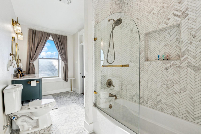Bathroom 5, Stylish & Spacious Condos in New Orleans, Orleans