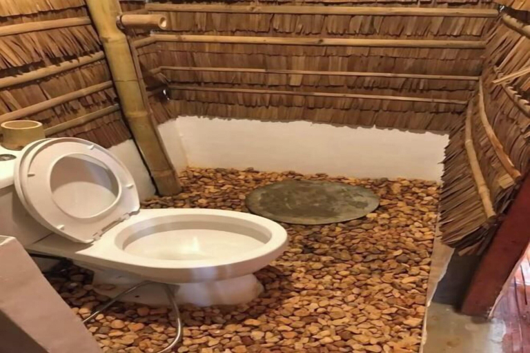 Bathroom 5, Avila's Hostel Moalboal near Beach, Moalboal