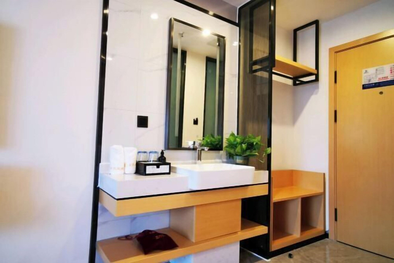 Bathroom 3, Tung Pak King Hyatt Delicate Hotel, Nanyang