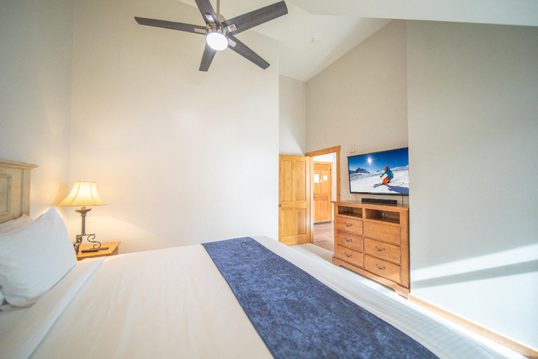 Bedroom 3, Buffalo Lodge 8412, Summit