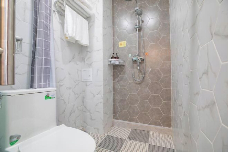 Bathroom, Jiayuan Boutique Hotel, Nujiang Lisu
