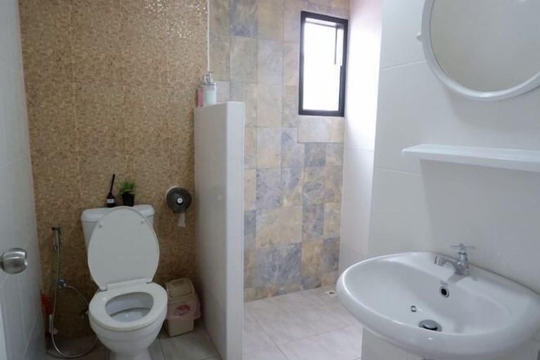 Bathroom, Chill @ Phetchaburi, Muang Phetchaburi