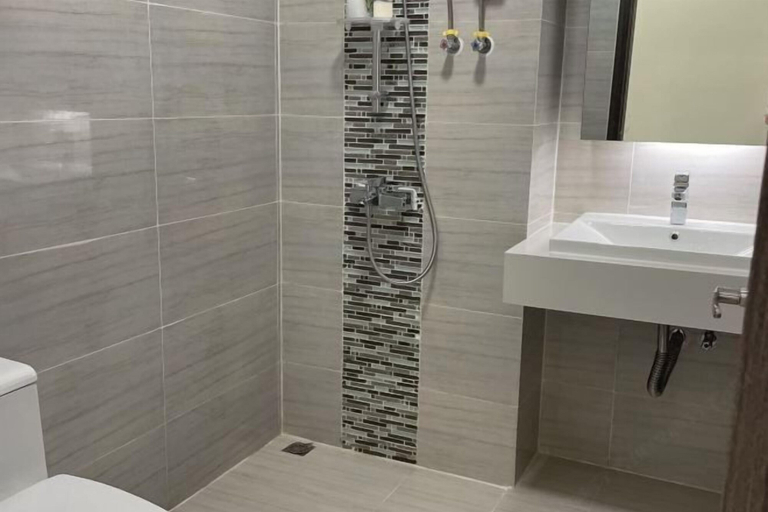 Bathroom 4, orkide apartment, Mean Chey