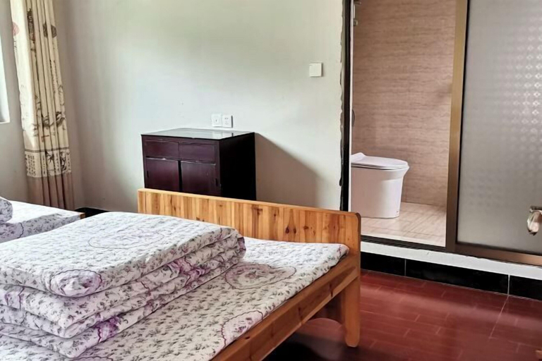 Bedroom 5, Wuyuan Youyicun Inn, Shangrao